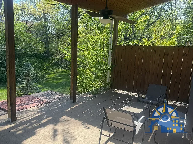 2705 NW 86th St, Kansas City, MO 64154