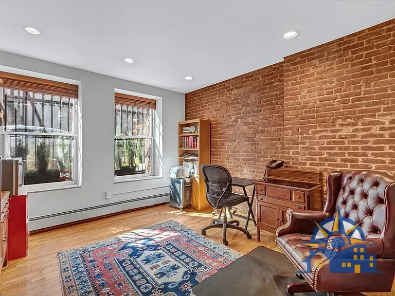 21 E 93rd St, New York, NY 10128