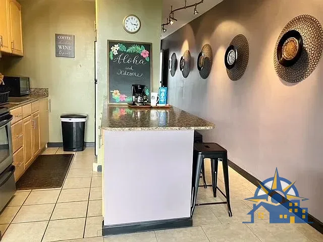1941 Church Ln, Honolulu, HI 96826
