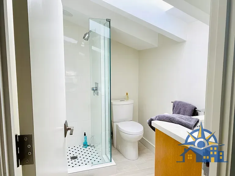 253 Ainahou St, Honolulu, HI 96825