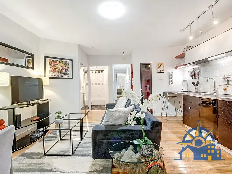 264 W 73rd St, New York, NY 10023