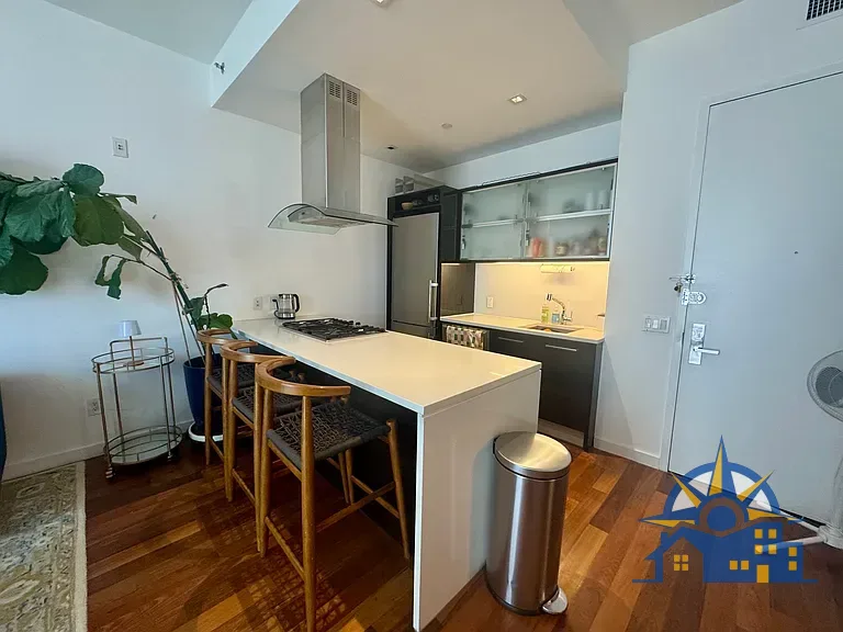 135 N 11th St