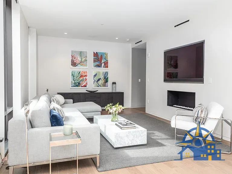 10 Farnsworth St