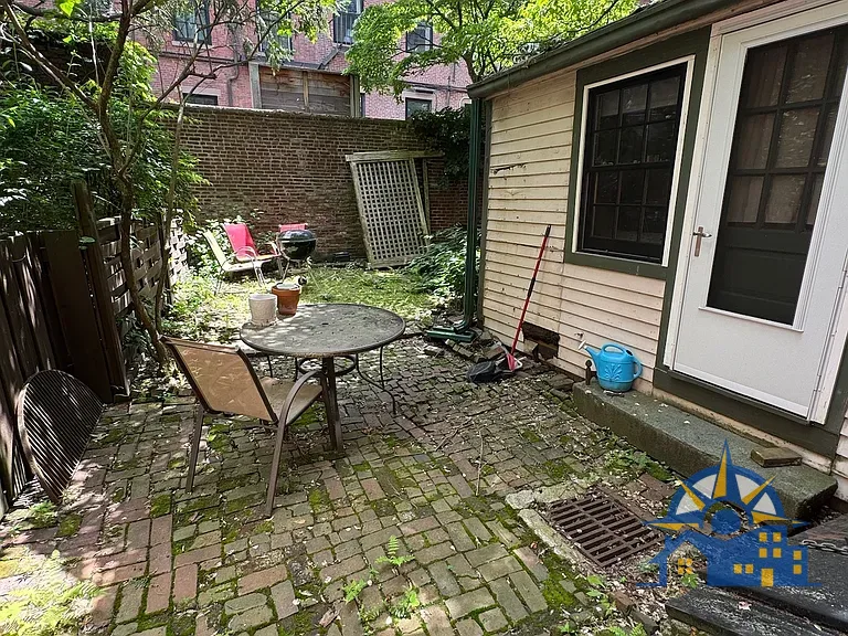 11 Joy St, # 1