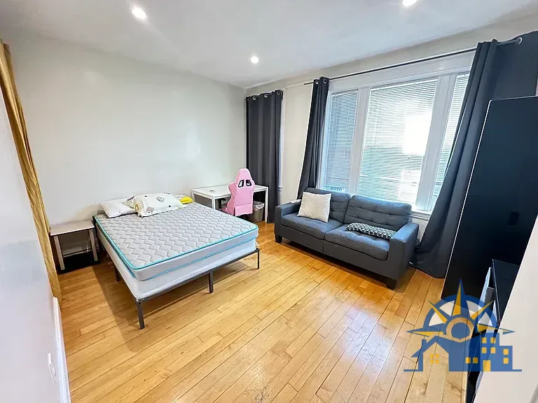 43 Park Vale Ave