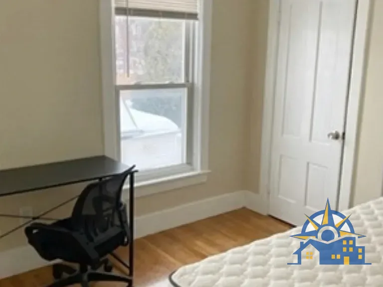 21 Clifton St, Worcester, MA 01610