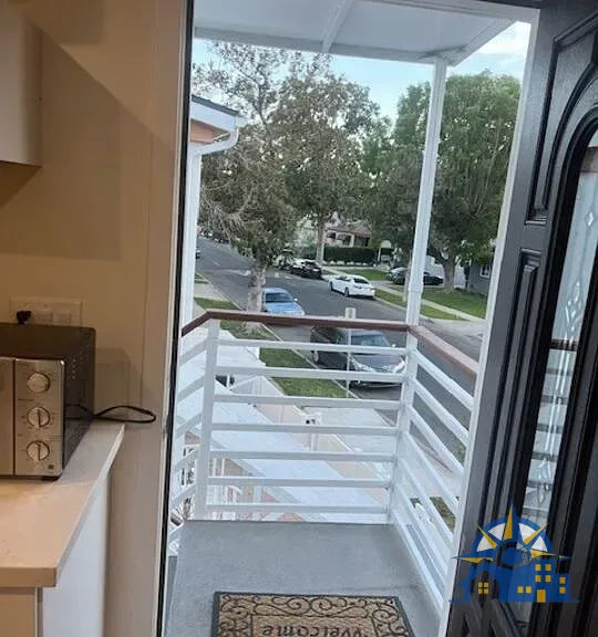 15524 Sylvan St, Van Nuys, CA 91411
