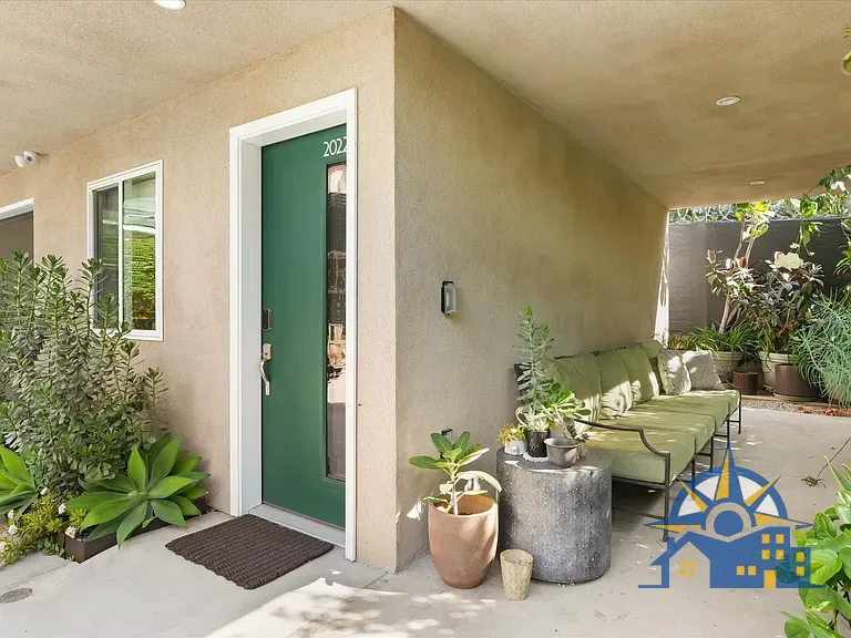 2022 W West View St, Los Angeles, CA 90016