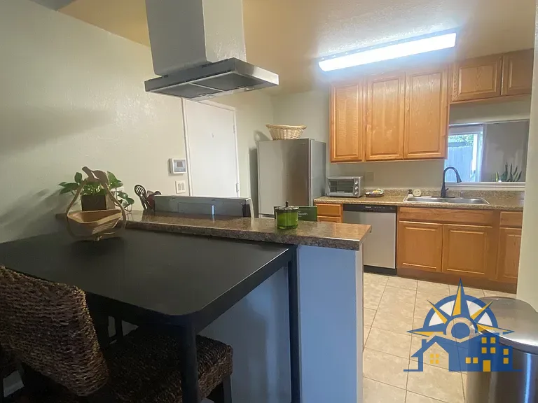 818 Portugal Way, Sacramento, CA 95831