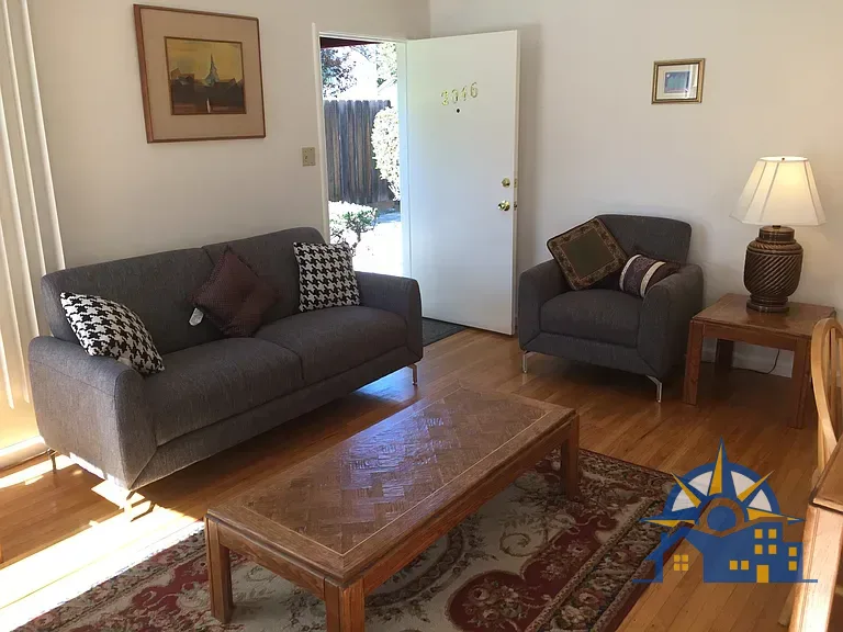 2046 Yale St, Palo Alto, CA 94306