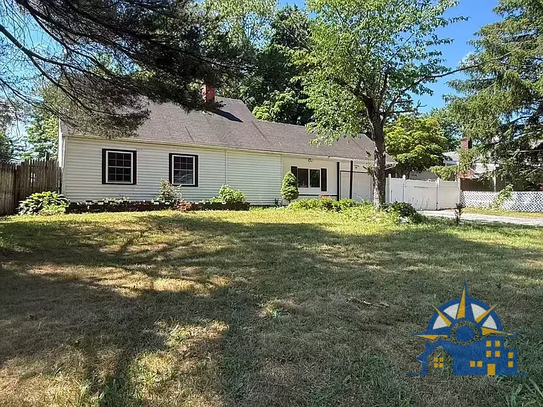 382 Jamaica Ave, Medford, NY 11763