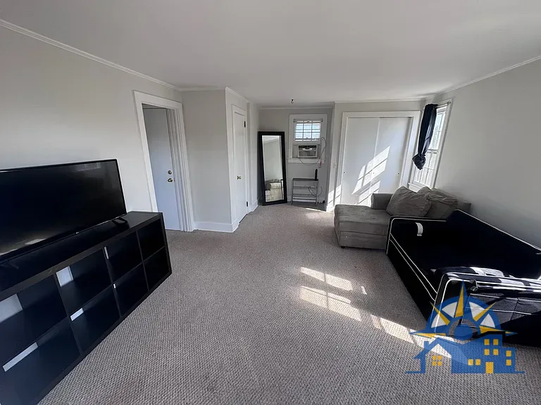  Mill Rd, Penthouse