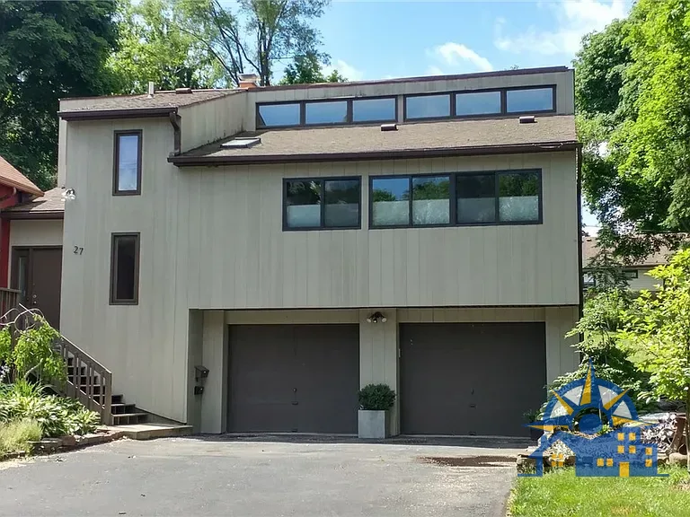 27 Hoyt Pl