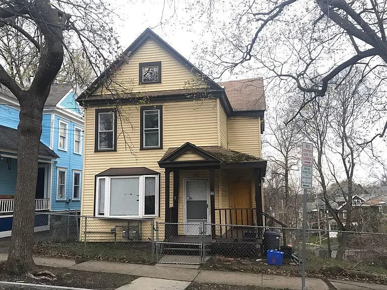111 Hawthorne St