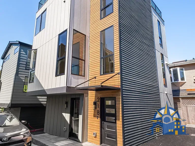 218 21st Ave E, Seattle, WA 98112