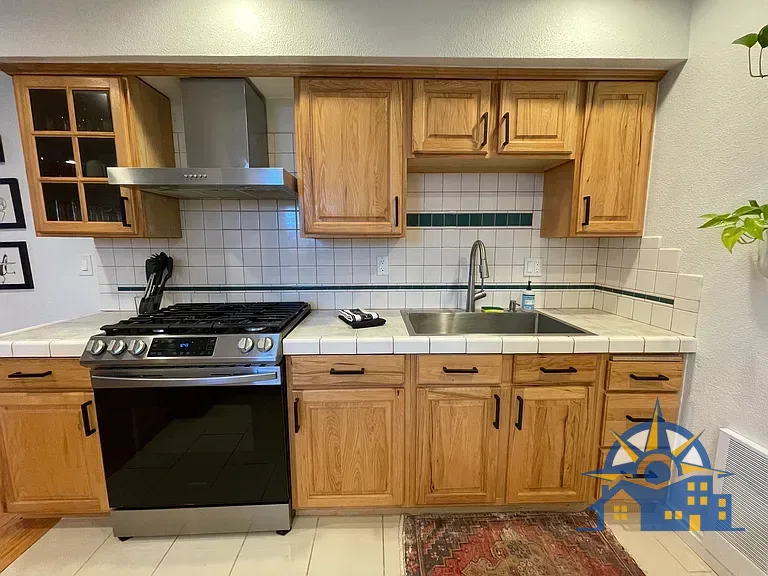 511 Ward St, APT 4